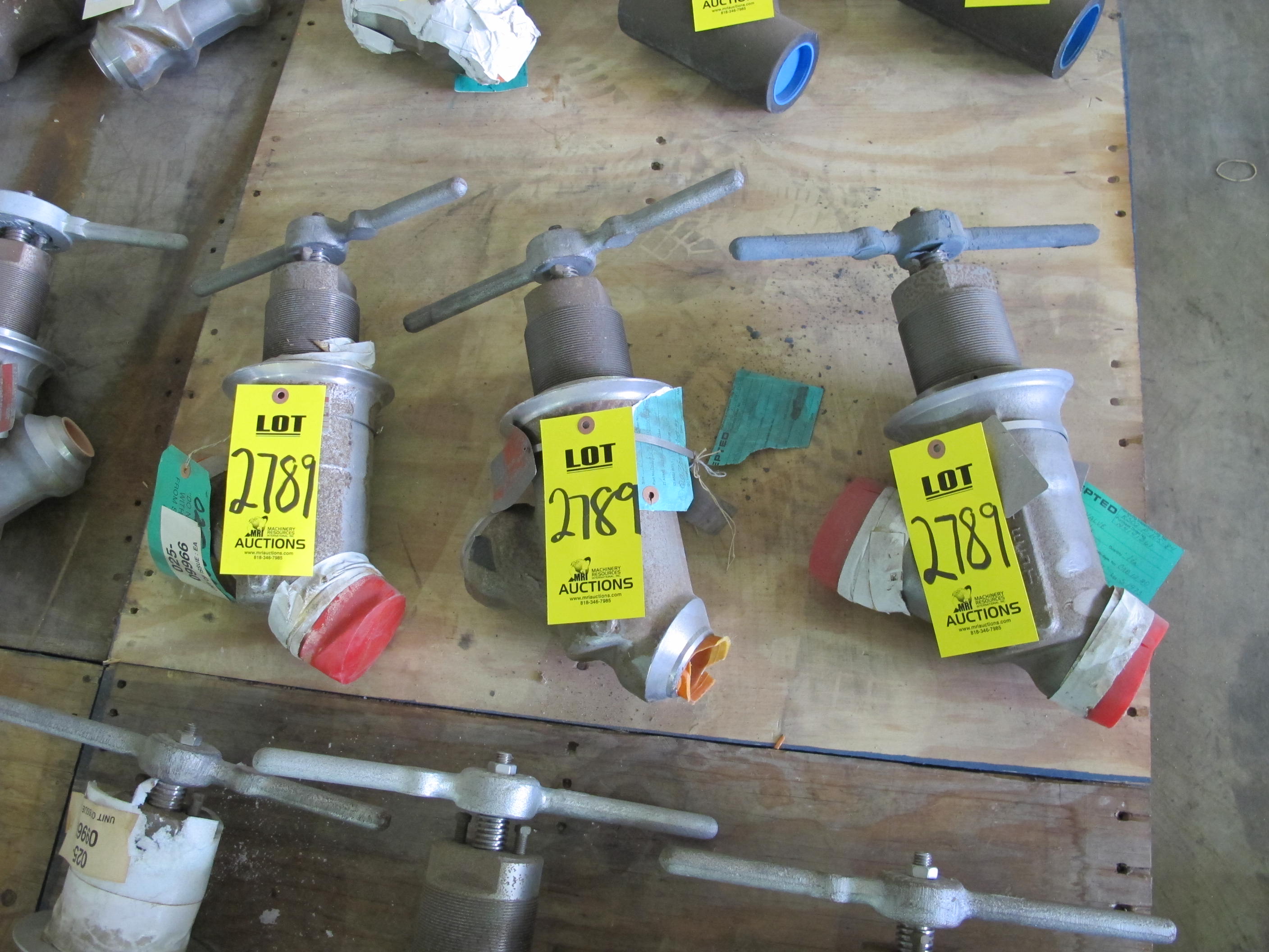 LOT (3) VALVES, GLOBE TYPE, 2" SIZE, 600 LB, 1030 LB/650 DEGREE F RATING, 316 SS MATERIAL, BUTT WELD CONNECTIONS, SA182 SPECIFICATION, SCREWED YOKE STYLE, HARD FACED SEAT AND DISC, INCONEL DIAPHRAGM TRIM, PACKING SOFTGOODS, T-HANDLE OPERATOR. PAINT CODE N, PART # SC-D-9909X01-BW4-(2) (W-51) LOADING & HANDLING FEE $15-